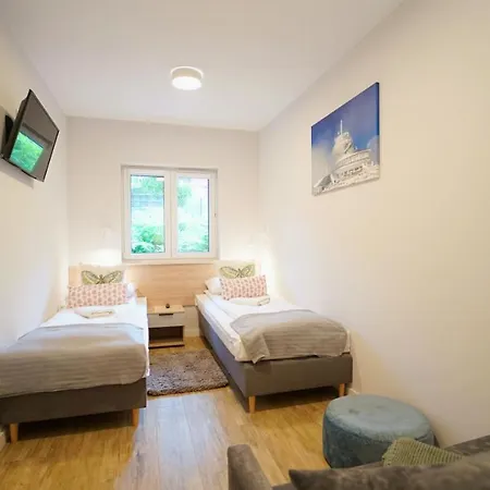 Everysky - Slowackiego 5a-b 4*