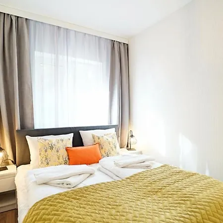 Everysky - Slowackiego 5a-b 4*