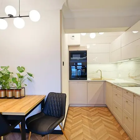 Everysky - Slowackiego 5a-b 4*